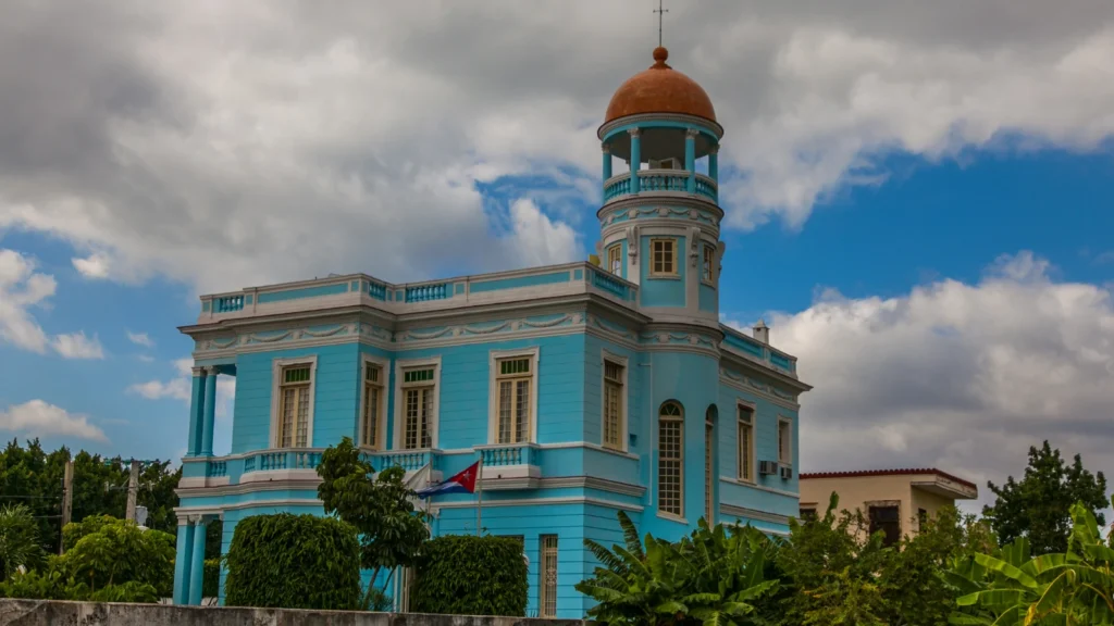 Klimatyczne domy z werandami w Cienfuegos