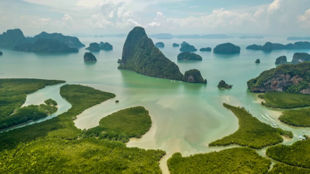 Zatoka Phang Nga w Tajlandii