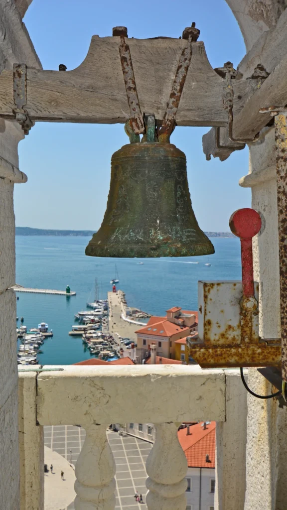 Dzwon w kościele św. Grzegorza w Piranie, Słowenia