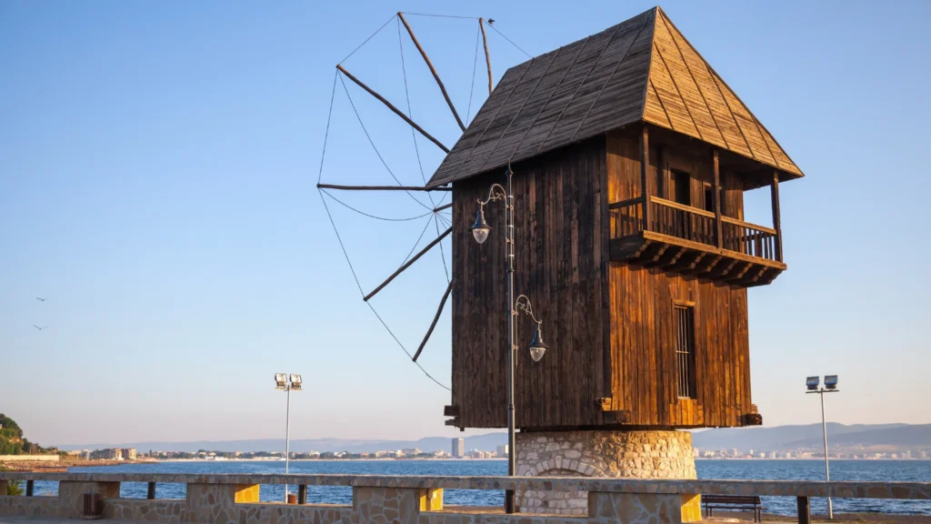 Zabytkowy młyn z XVII wieku w mieście Nessebyr, Bułgaria