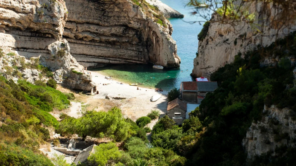 Zatoka Stiniva na wyspie Vis, Chorwacja